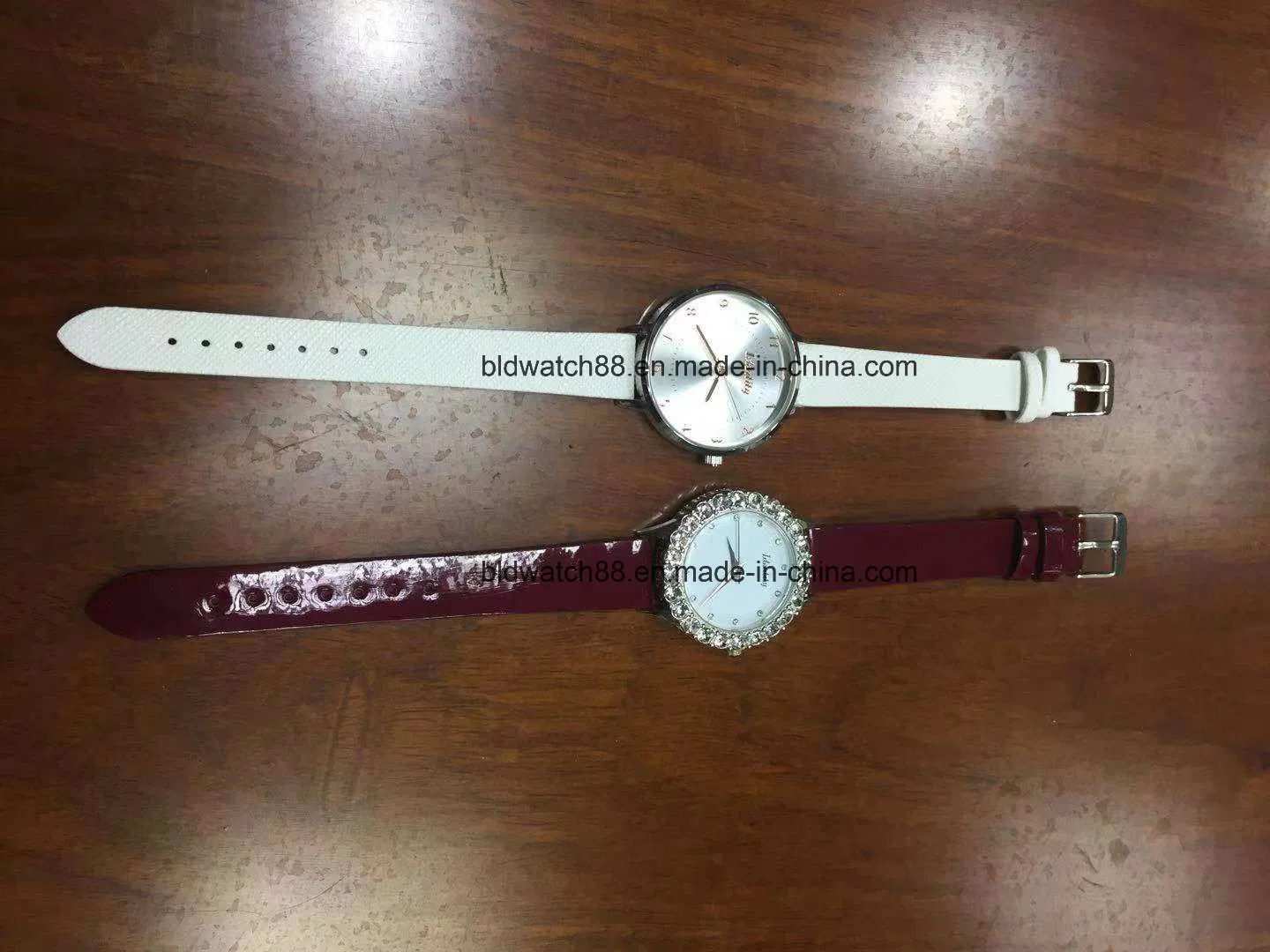 Custom Ladies Alloy Quartz Fashion Wrist Watch for Gift