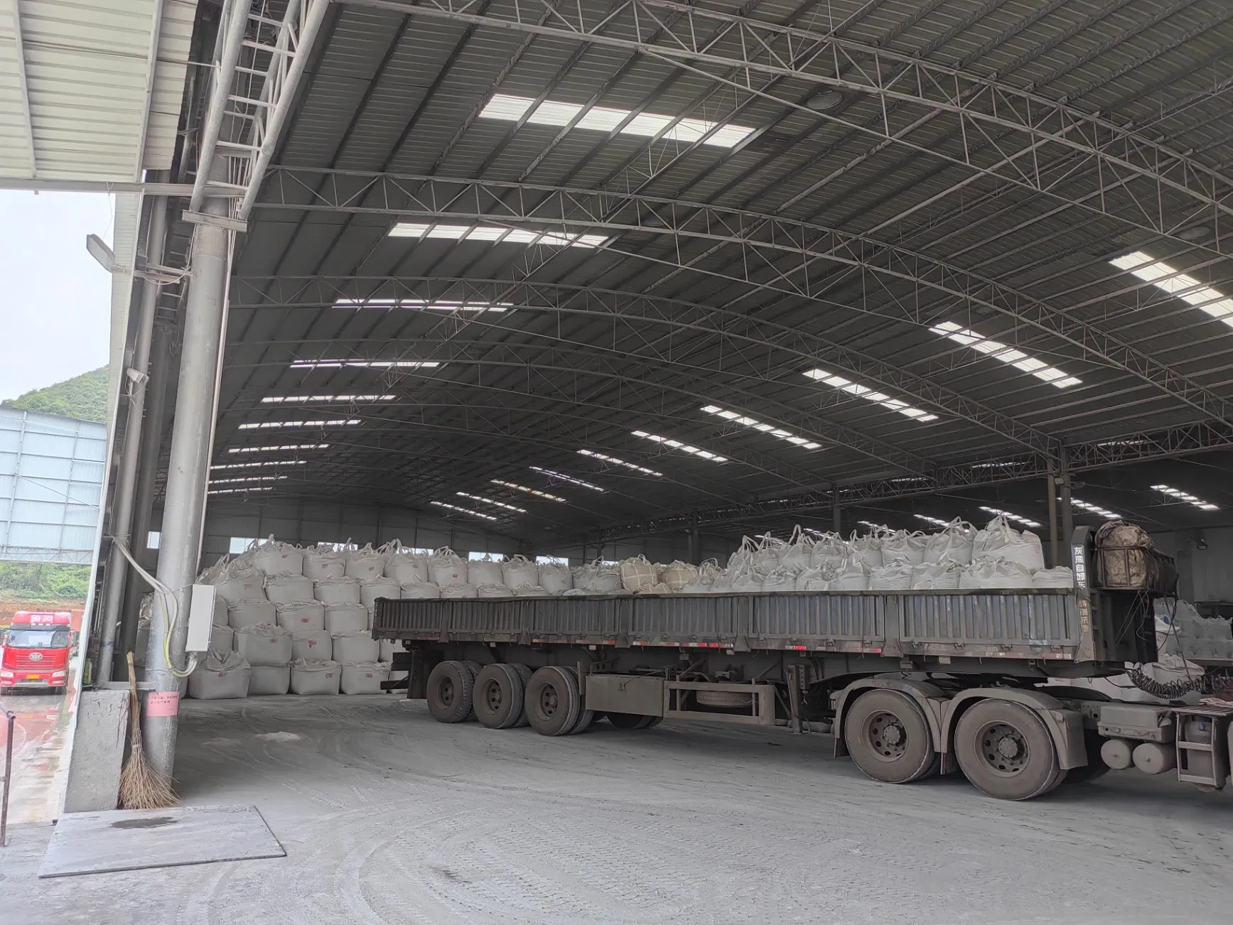 Low Iron Large Glass with Dolomite Photovoltaic Glass Raw Materials