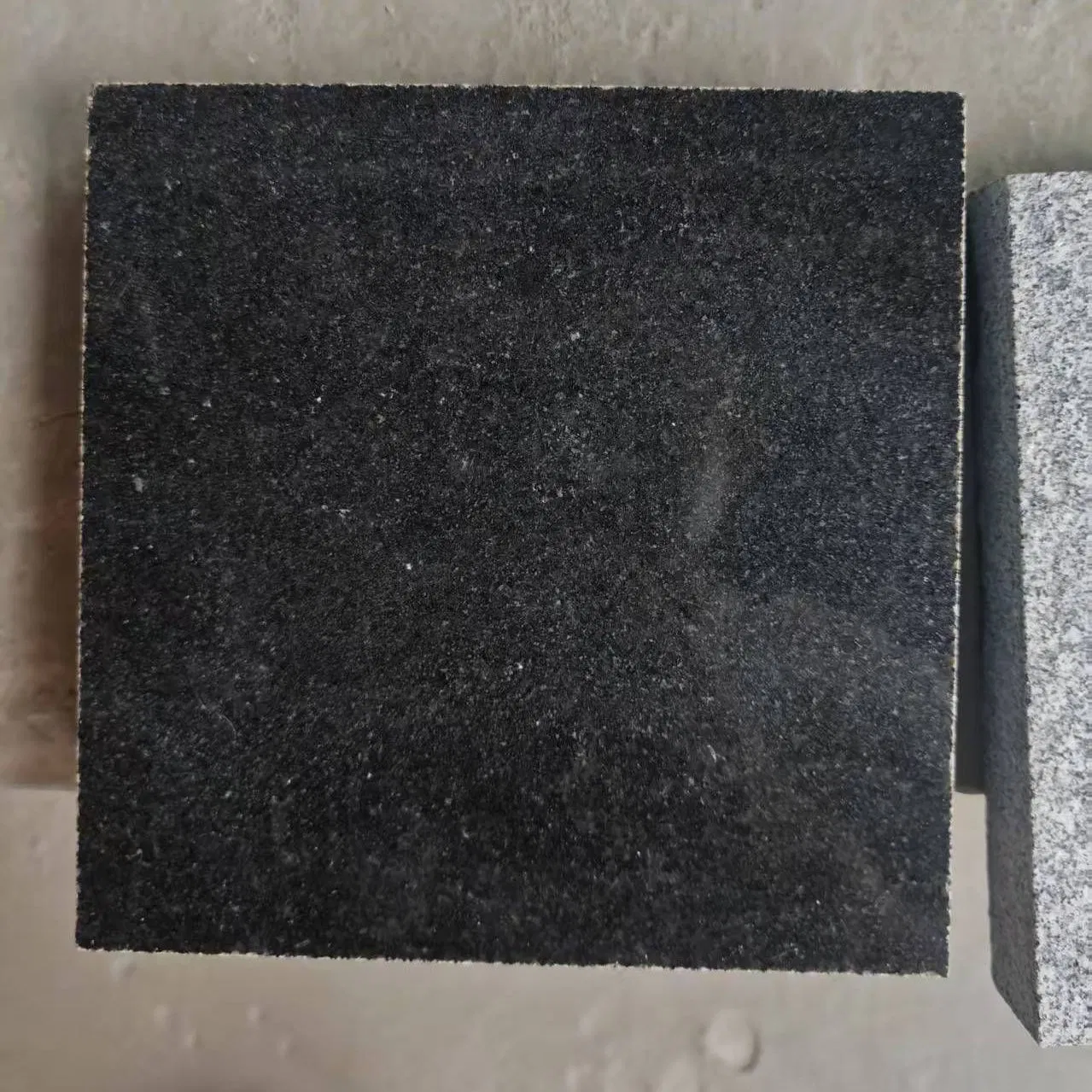 Cambodia Sesame Black Granite Slab/Tiles/Flooring Tile/Treade/Staris /Garden Paving