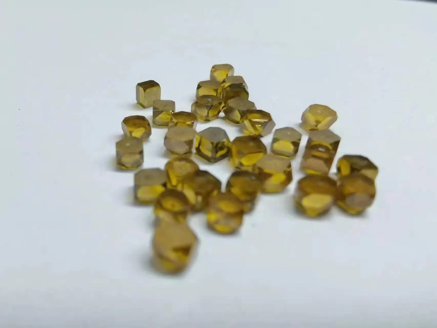 Алмаз HPHT MCD 111 ориентации желтый для волочения проволоки