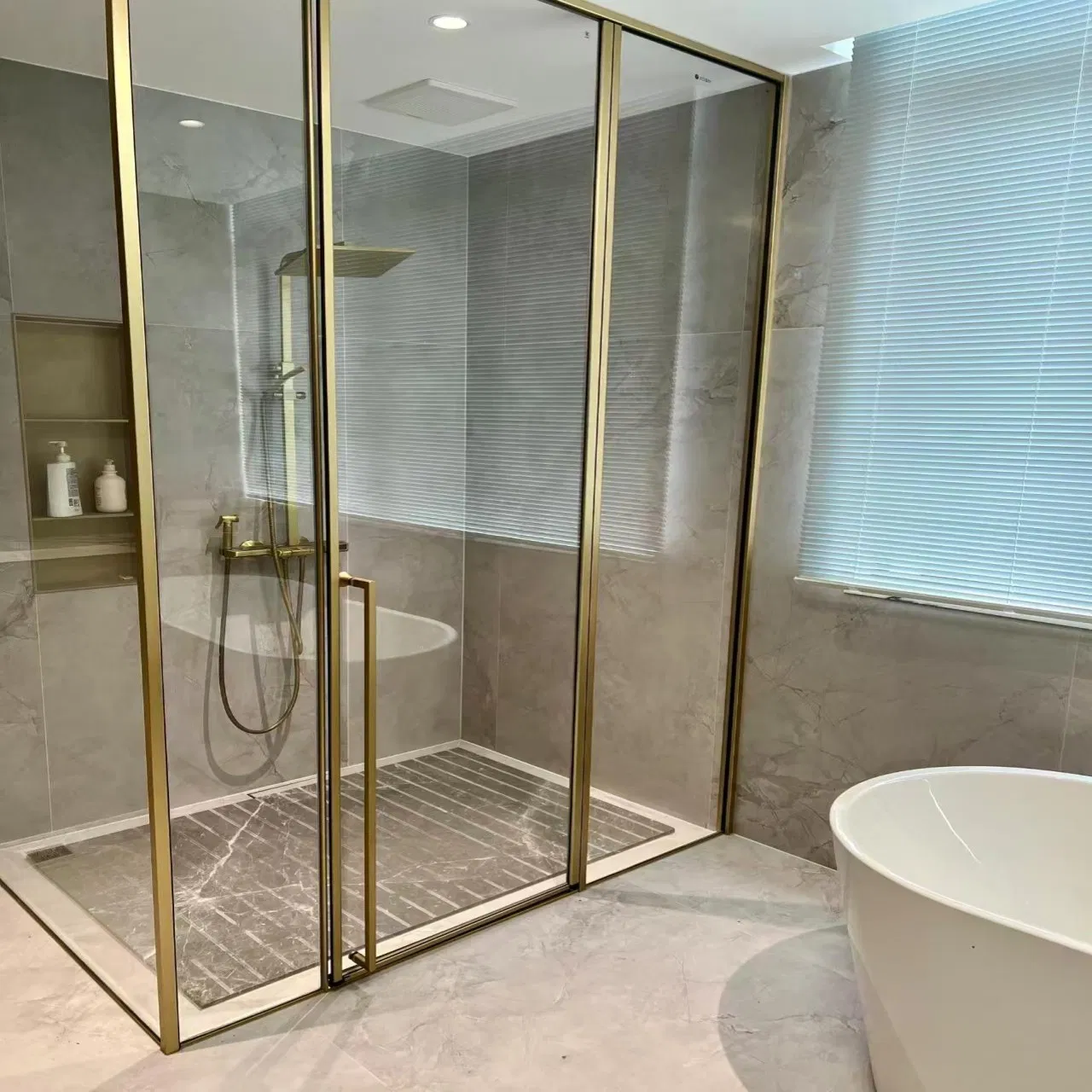 17. China Manufacturers Aluminum Sliding Double Glazed Bathroom Glass Shower Door Partition Walls Door Solid for Shower Room