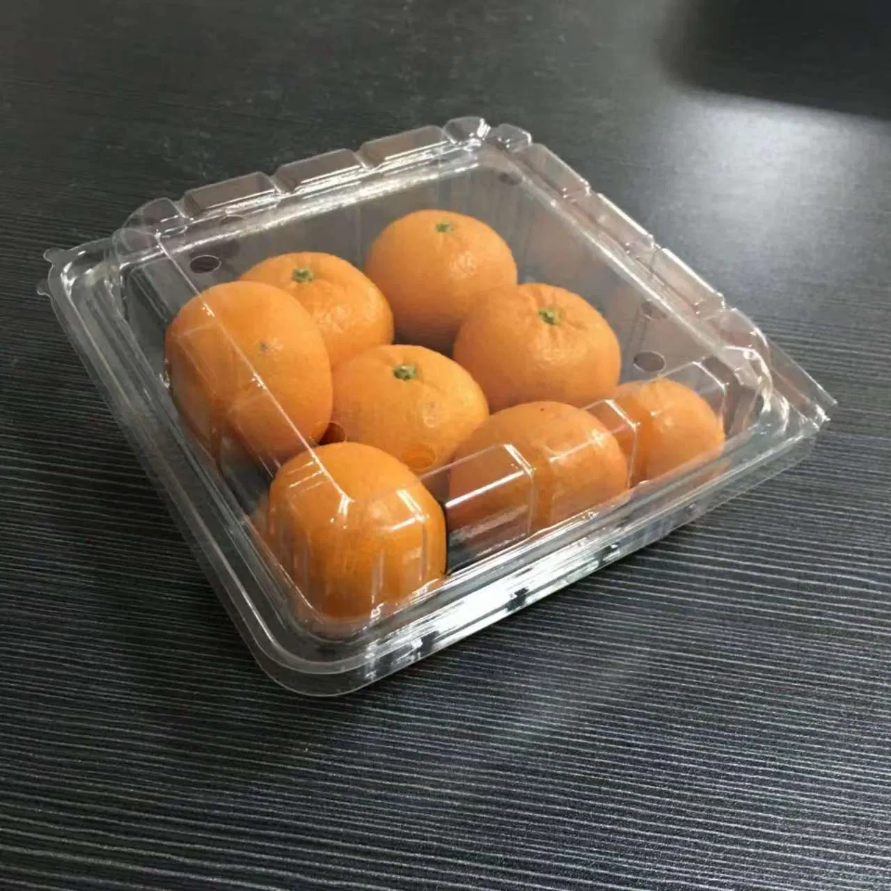 Wholesale Anti-Fog Lid & Ventilated Fruit Box Pet Clamshell Container for Fresh Fruit Packaging