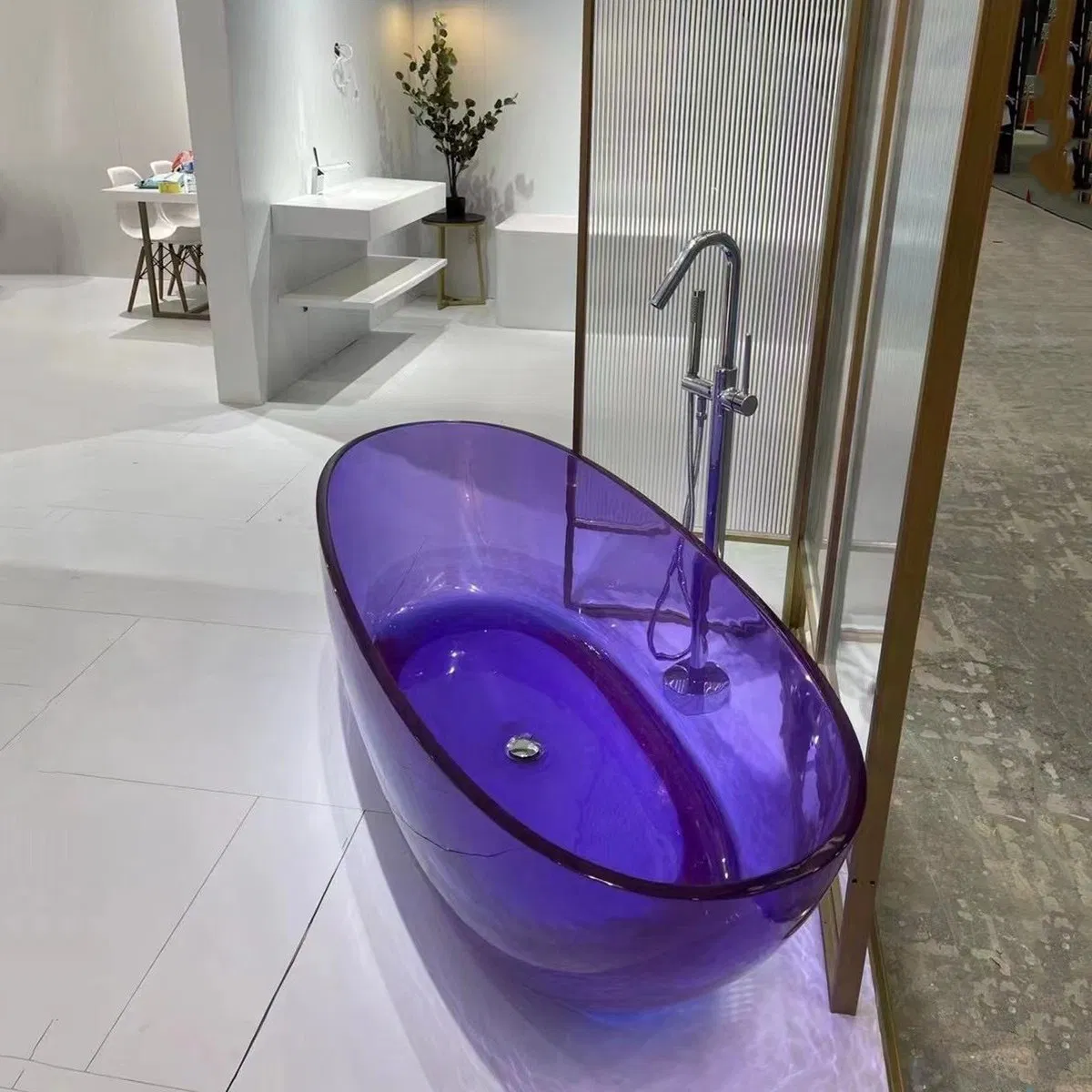 High Quality Translucent Tub Resin Red Solid Surface Inclined Design Bathtub for Bathroom