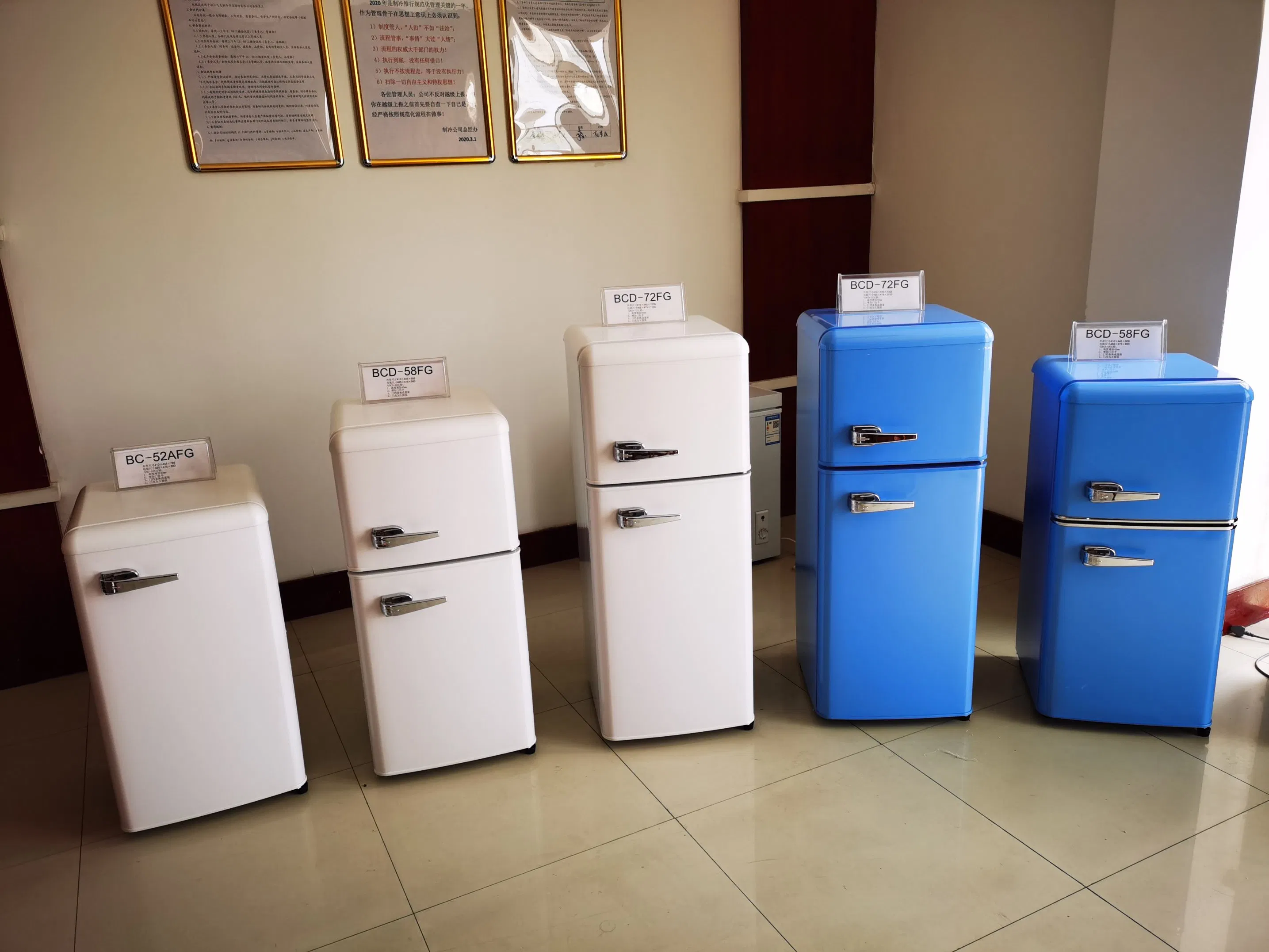 Minibar Vertical Upright Fridge Refrigerative Cooler with Double Door for Ice Cream and Others