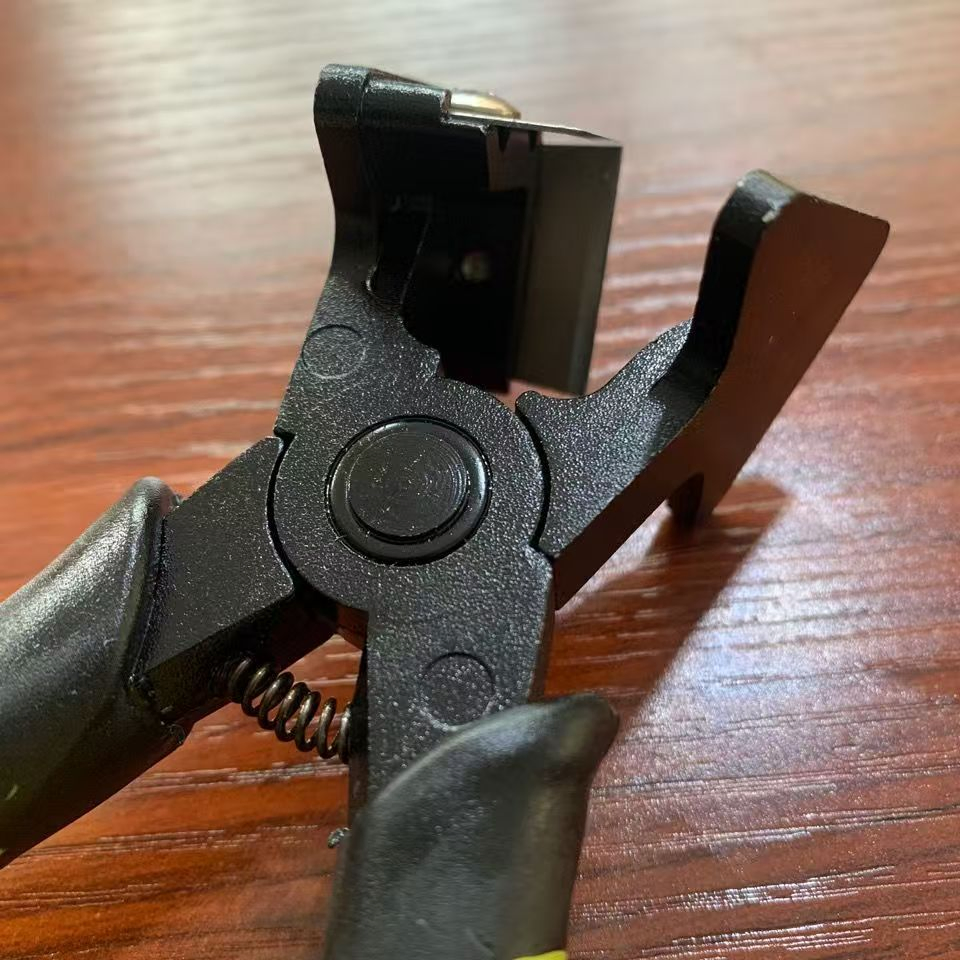 Ножницы для резки уплотнителя под 45 градусов