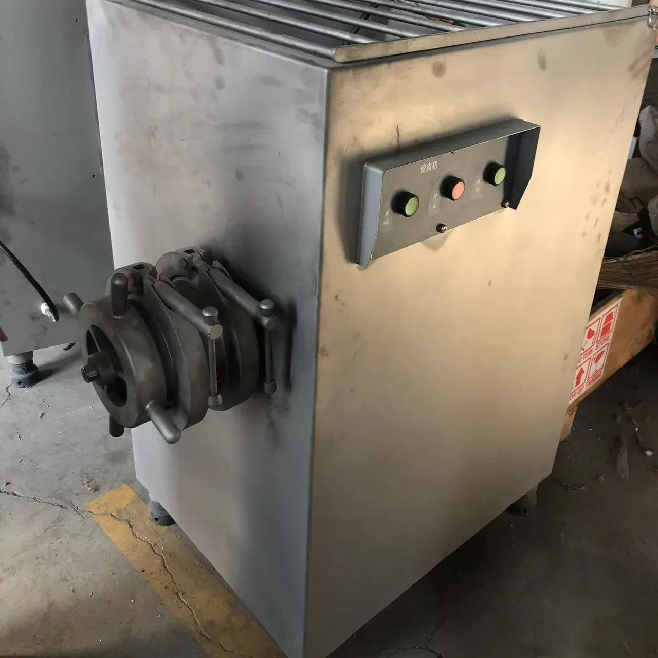 Heavy-Duty Frozen Meat Chopper and Grinder for Efficient Processing Meat Chopper