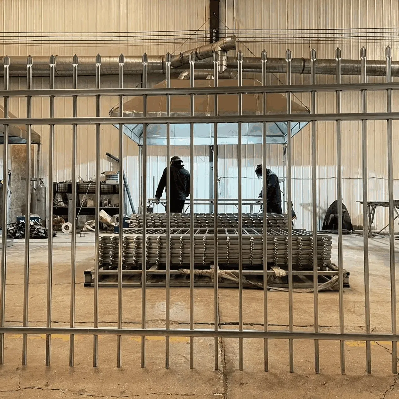 Trusted Exports for Canada&USA Galvanized +Powder Coated Metal Flat Top Fencing Panel Spear Top Black Fence Security Fence Tubular Fence Decorative Iron Fence