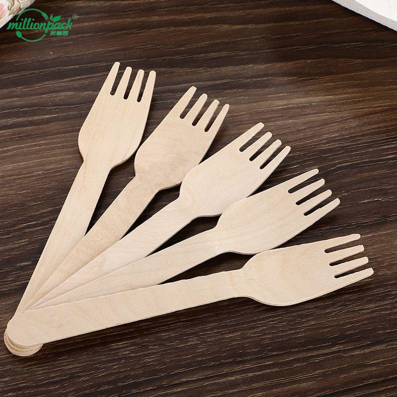 Lightweight Disposable Wood Fork with Rounded Edges for Easy Handling