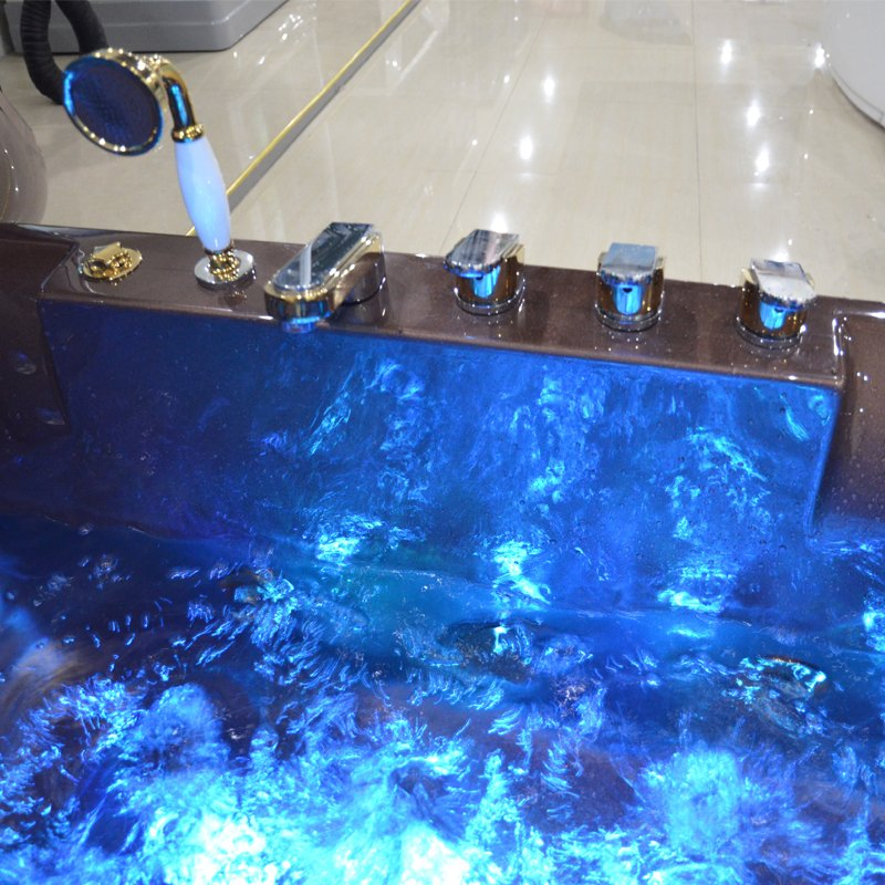 Угловая ванна для двоих с гидромассажем 1500 мм