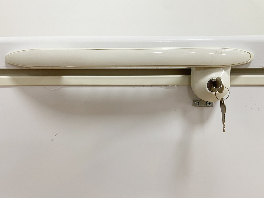 340 White Color Door Handle for Freezer