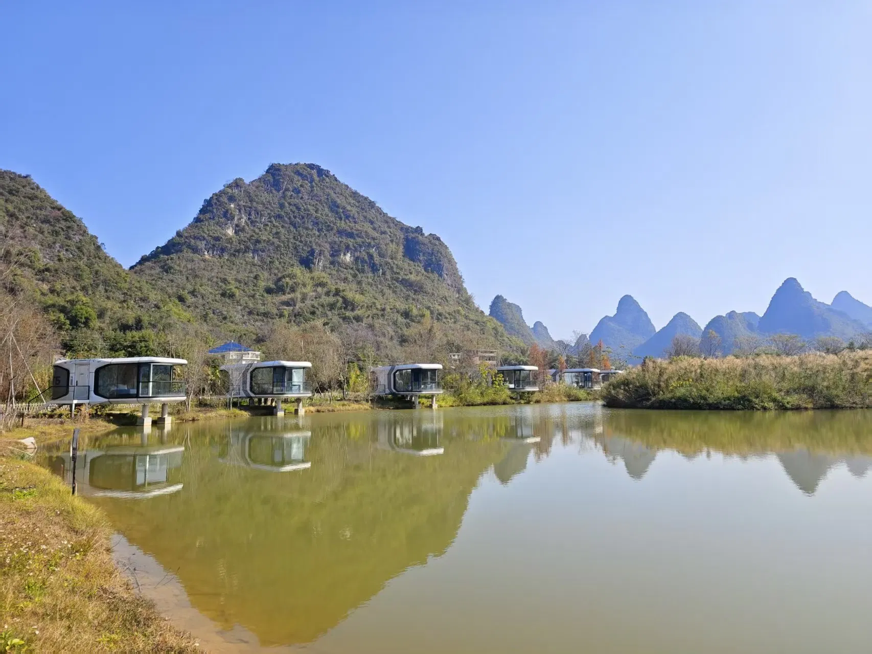 Luxury Outdoor Modular Capsule Pod for Airbnb &Glamping & Backyard Retreats