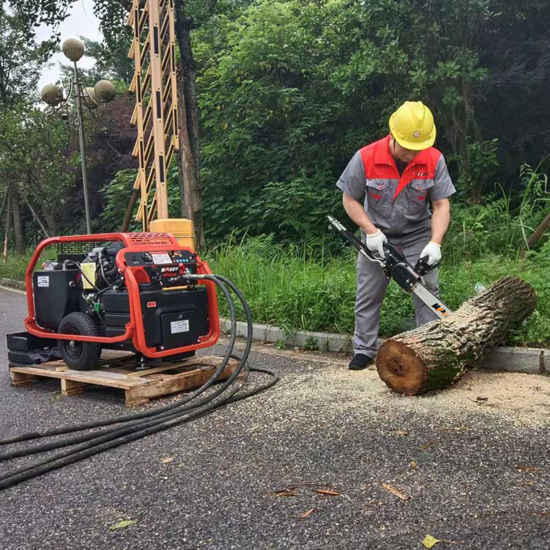 Powerful Portable Hydraulic Wood Chain Saw Cutting Tree, Timber, Branch, Firewood