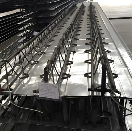Heavy-Duty Small Steel Deck with Reinforced Truss Structure