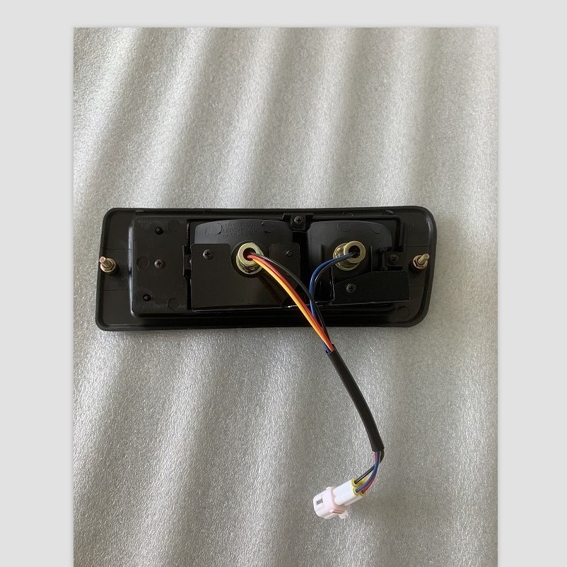 Фонарь заднего бампера Toyota Prado LC90