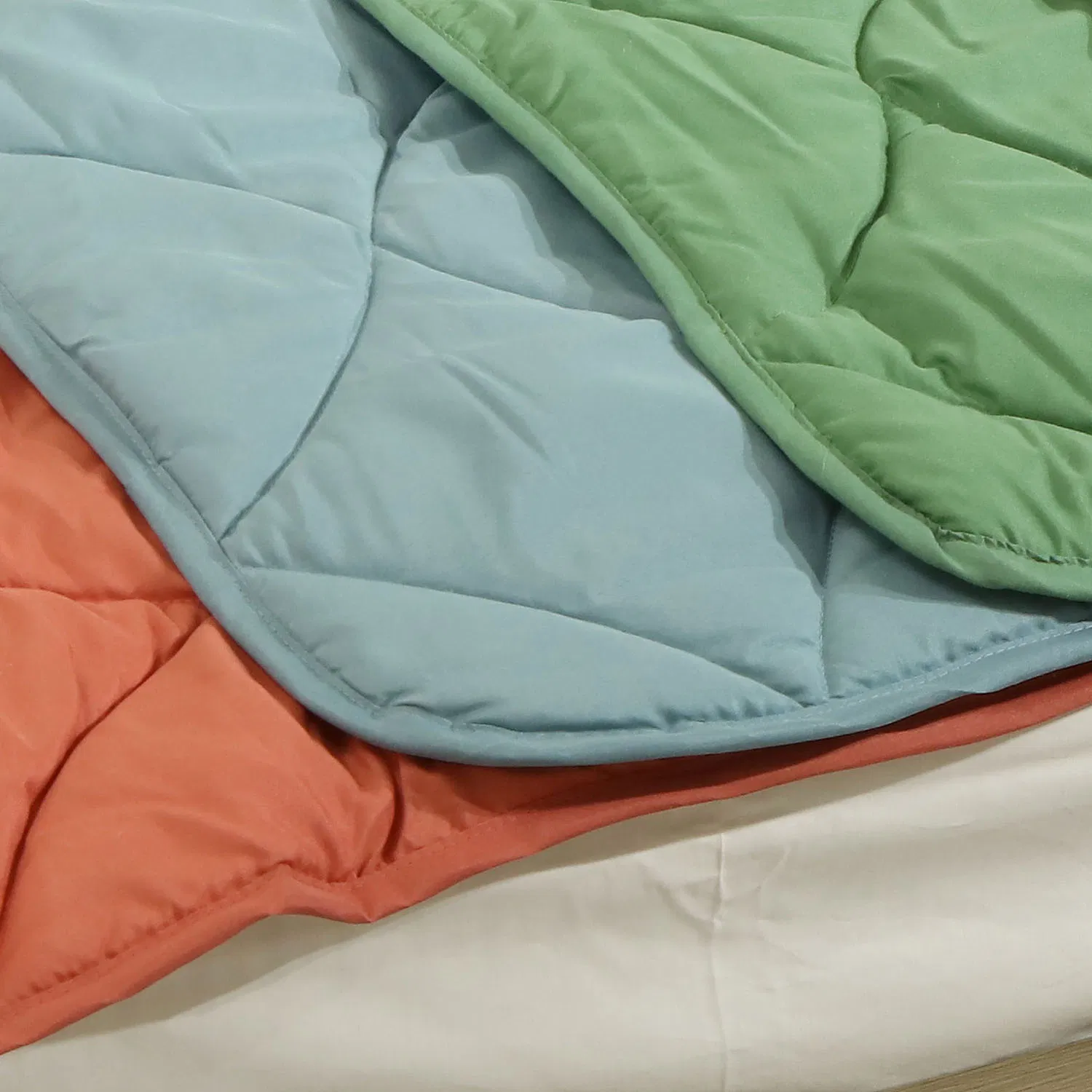 Hot Selling Cheap Price Grs Rcs Certificate Solid Color Orange Green 6D Comforter