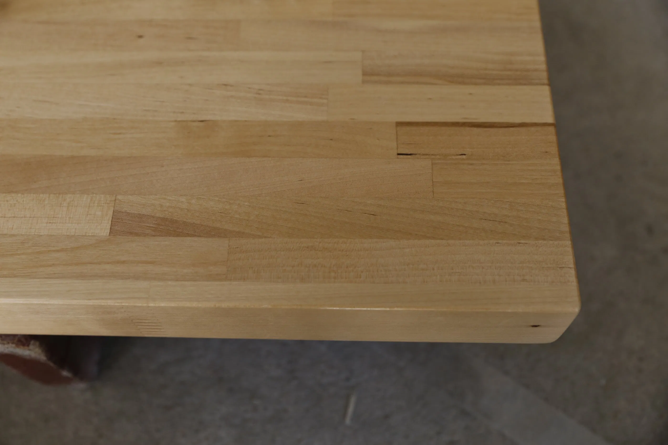Fine-Polished Solid Wood Worktop, Water-Based Finish, Lab &amp; Home Use