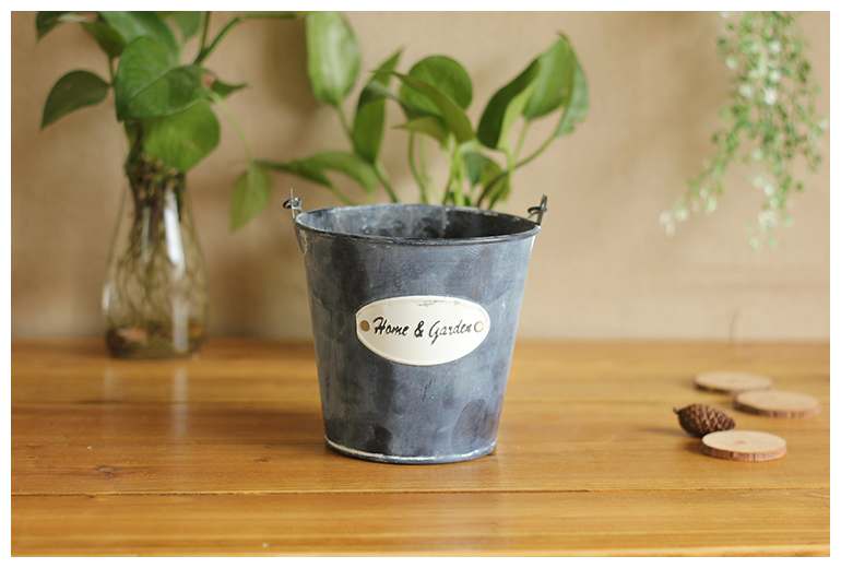 Customized 8L 10L 12L 15L 20L Metal Galvanized Buckets with Wooden Handle