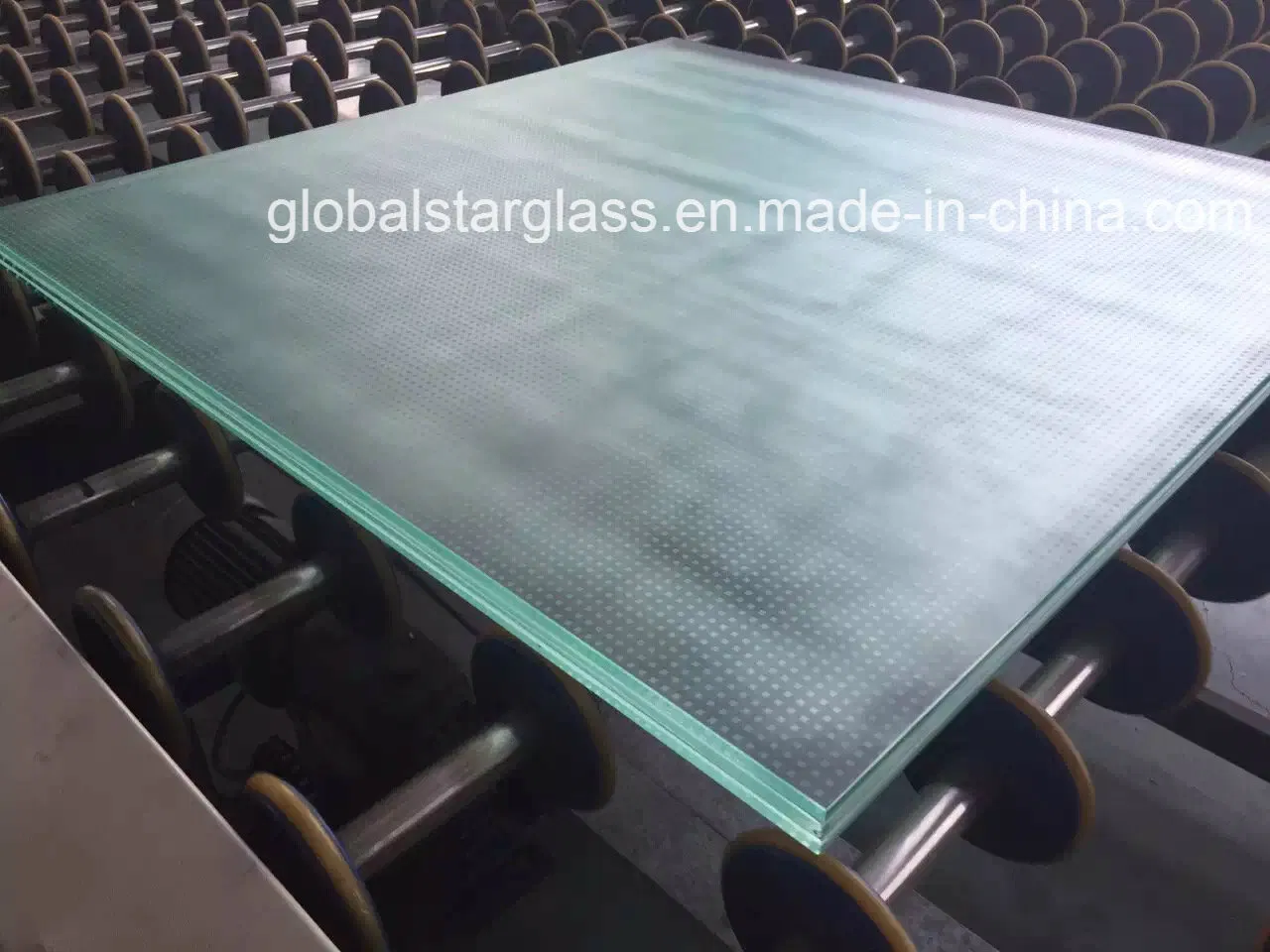 10+10+10mm Decorative Anti-Slip Tempered Glass/Toughened Textured Non-Slip/Anti-Slip Glass/Laminated Glass/Frosted Glass/Design Glass for Floor and Stairs