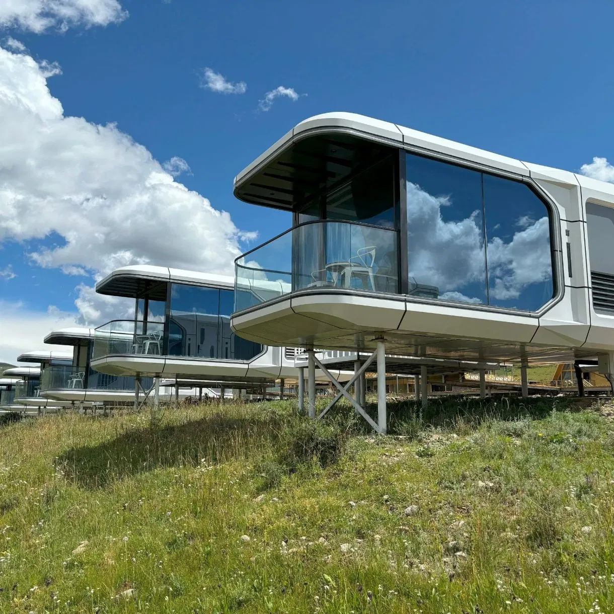 Smart Space Capsule with Complete Facilities