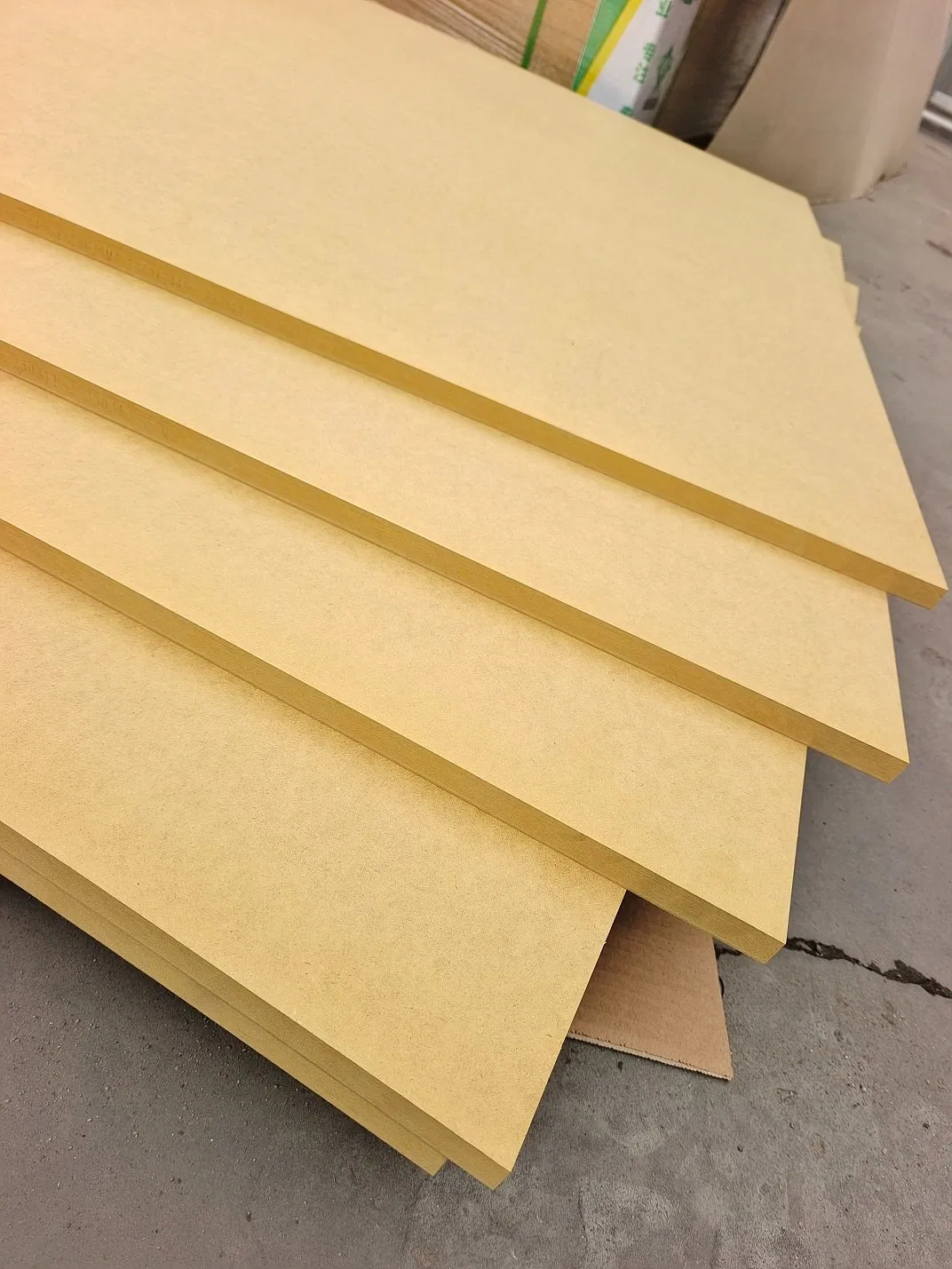 Carb P2 Grade Pine MDF 1220X2440X9mm 12mm 15mm 18mm for Exporting