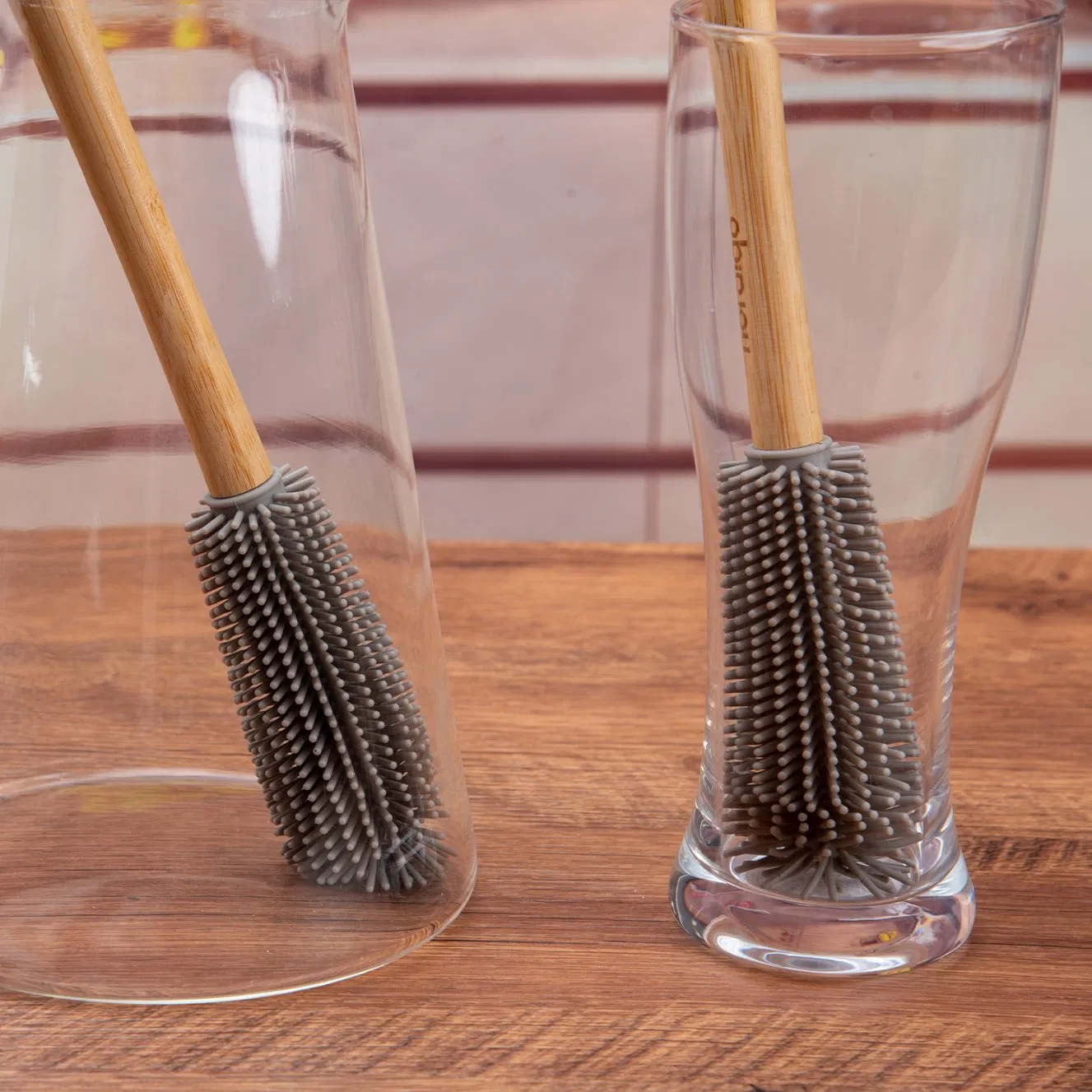 Силиконовая щетка для чистки бутылок с бамбуковой ручкой