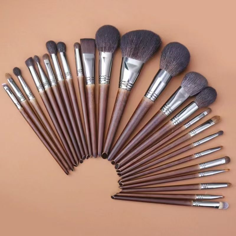 Cruelty Free Synthetic Bristle Makeup Brush Metal Ferrule Makeup Brush