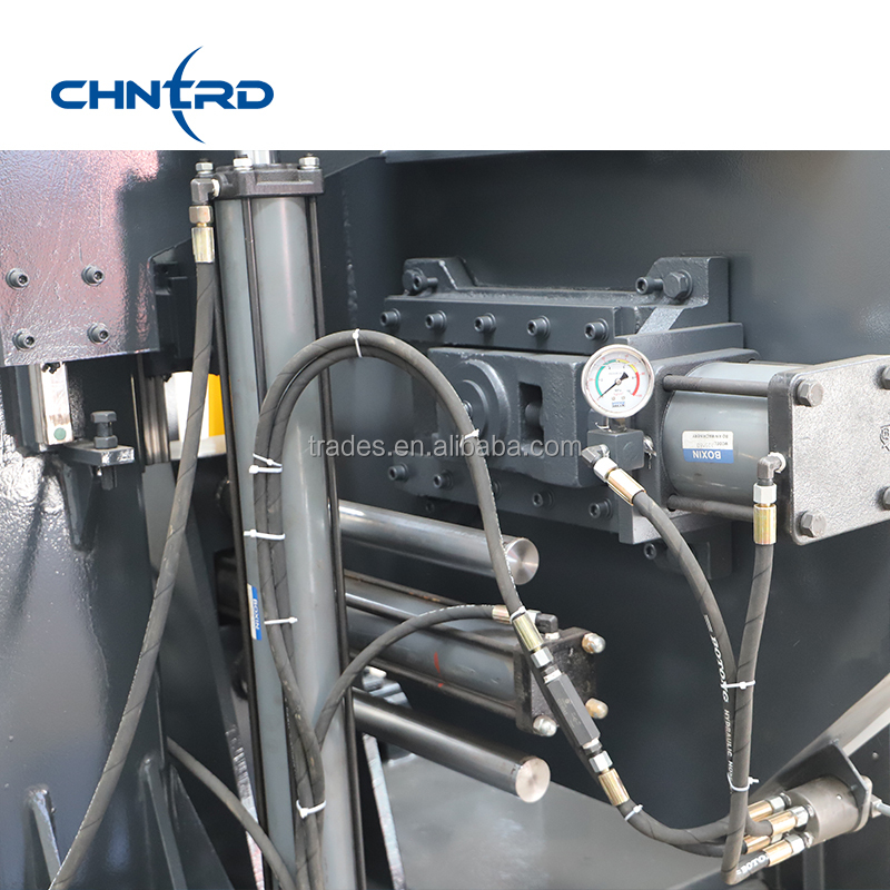 Ленточная пила по металлу полуавтоматическая