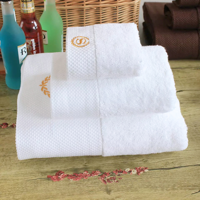 Elegant Diamond Band Woven Design Towels for Boutique Hotel Bathrooms