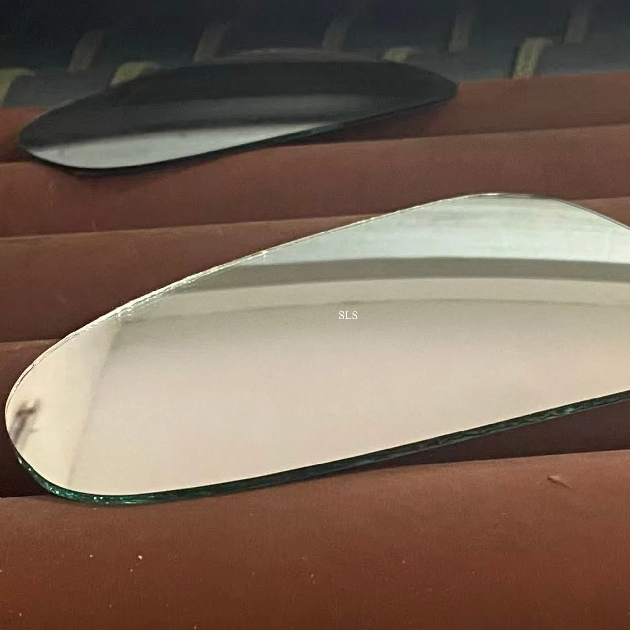 Изогнутое алюминиевое зеркало для автомобиля и мотоцикла