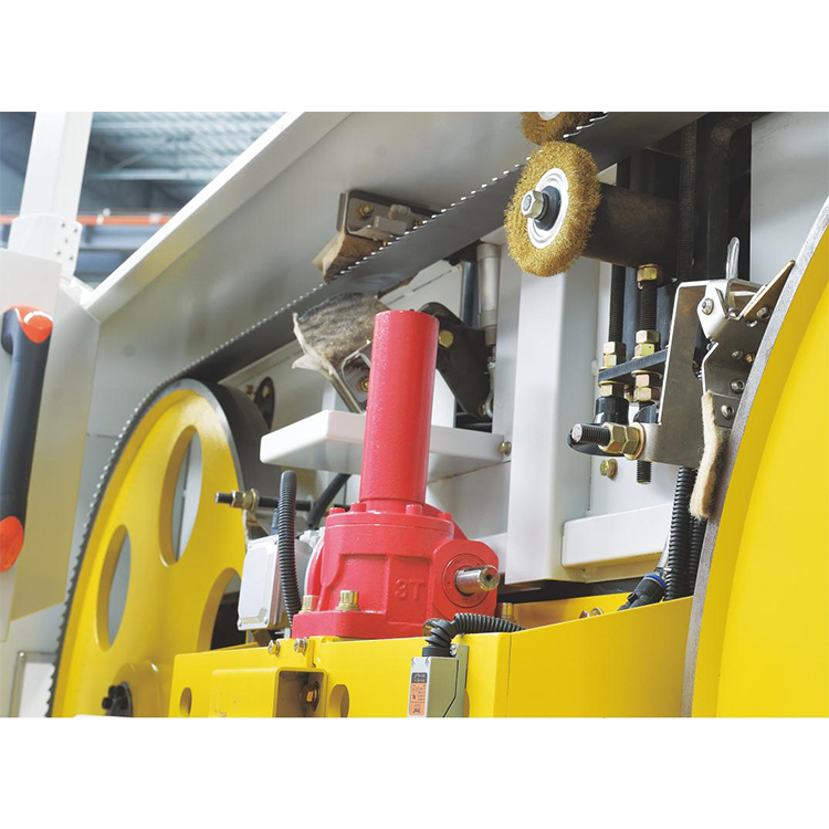 Станок ленточнопильный горизонтальный по дереву