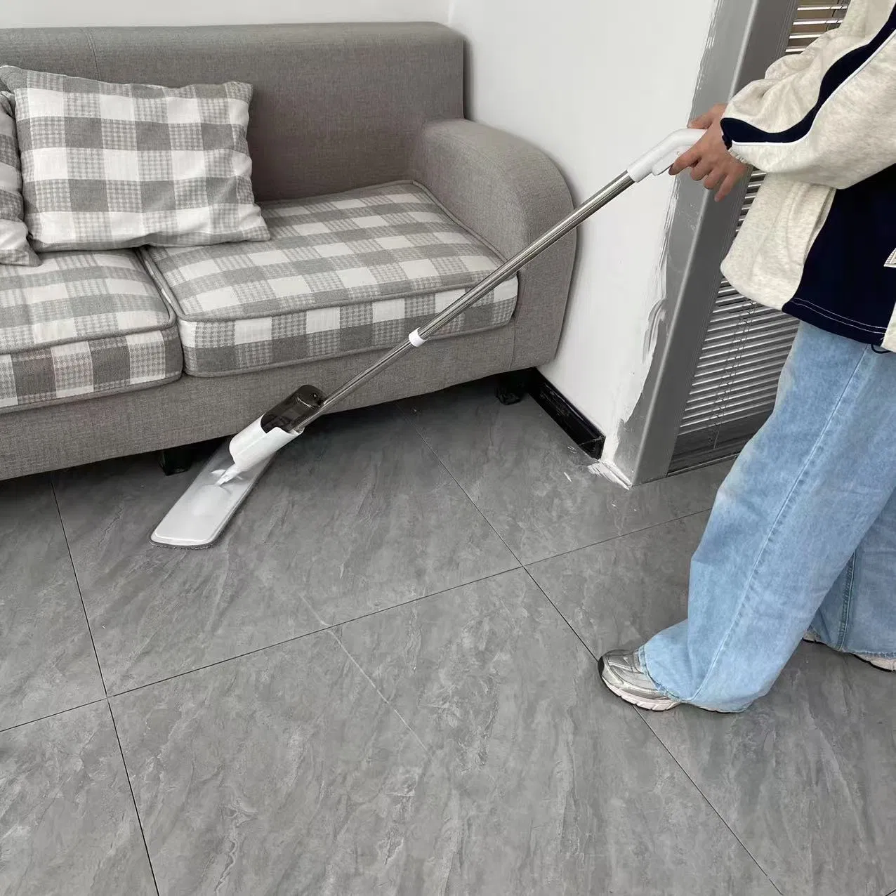 Wet Dust Mops for Hardwood Floor Cleaning - Microfiber Spray Floor Mops with Spray Reusable Washable Pads Hardwood Floor Mops Bottles Commercial