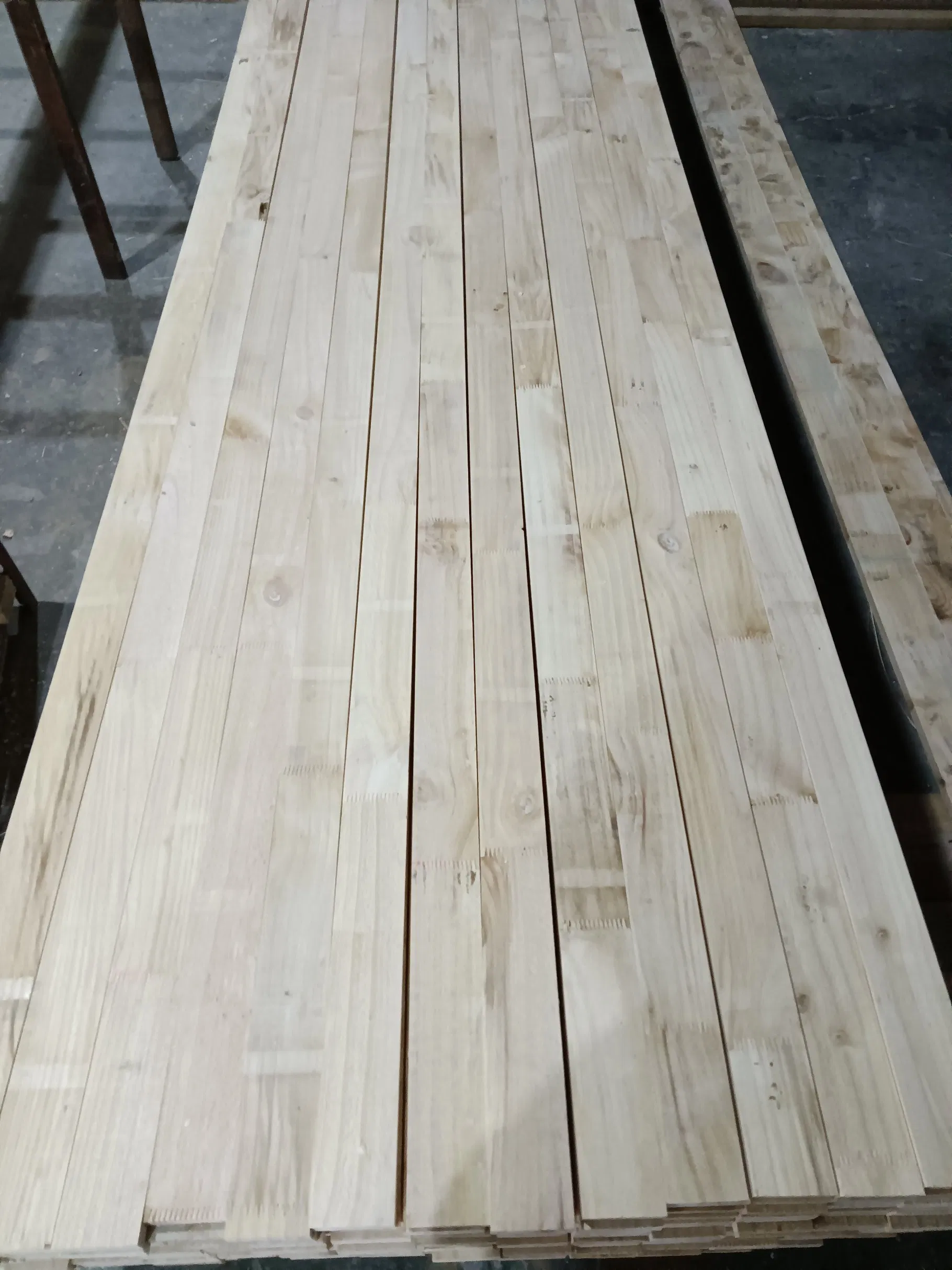 High Quality Solid Wood Boards Pine Wood Timber Finger Jointed Board
