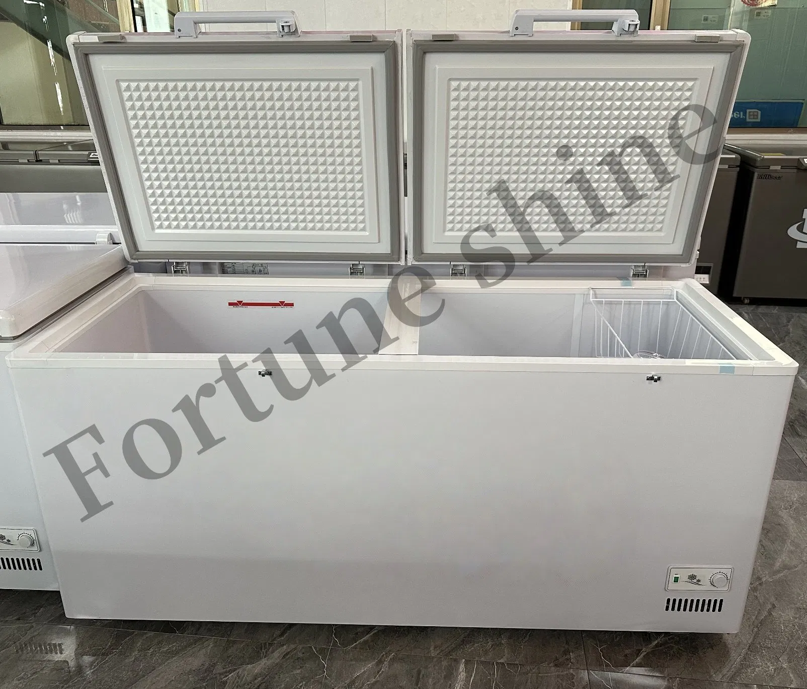 Flat Top Flat Solid Lid Chest Freezer