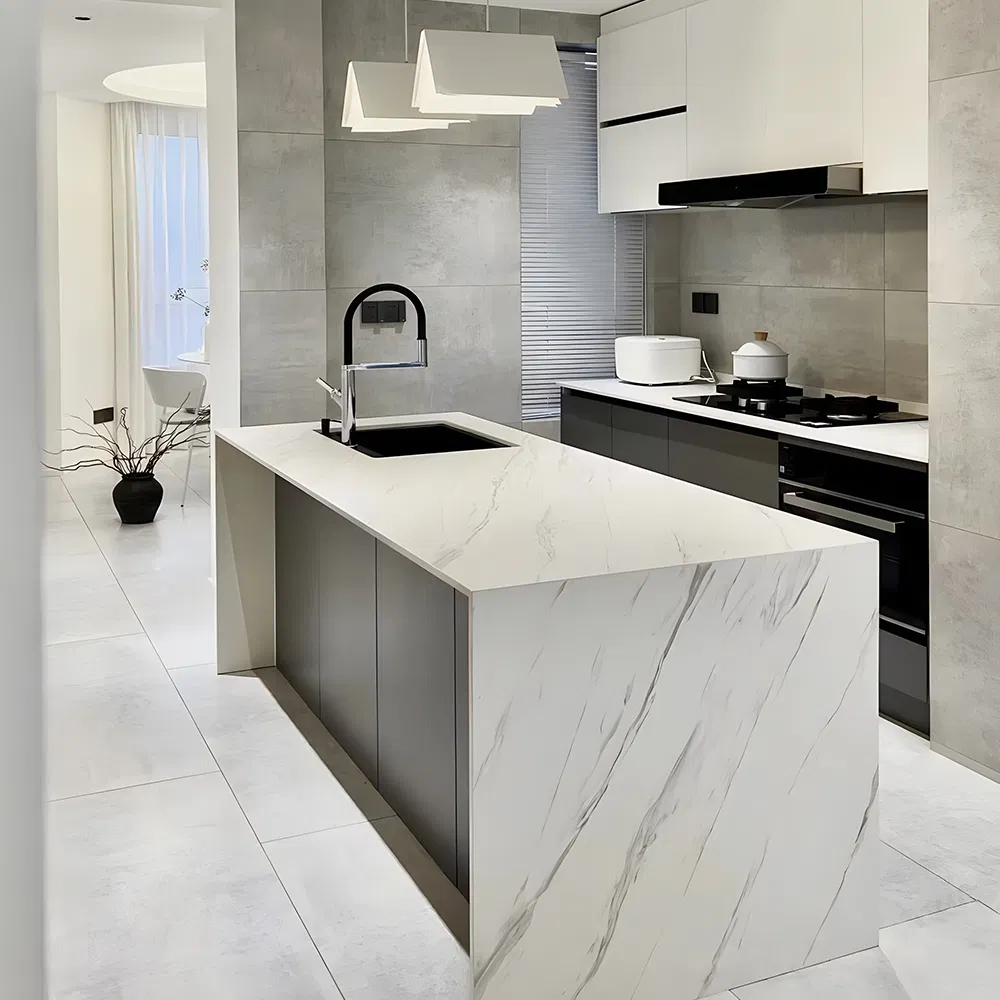 Luxurious White Artificial Stone Slab with Elegant Veining