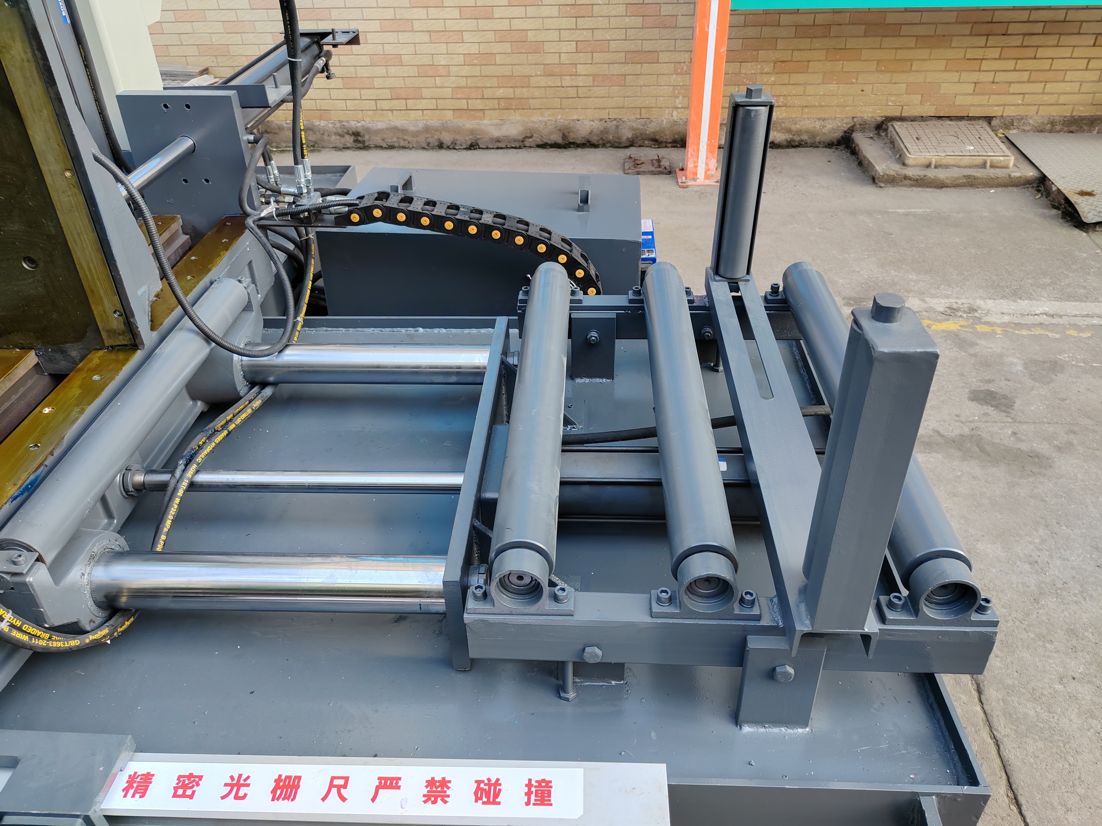 Станок ленточнопильный горизонтальный автоматический по металлу GZ4265