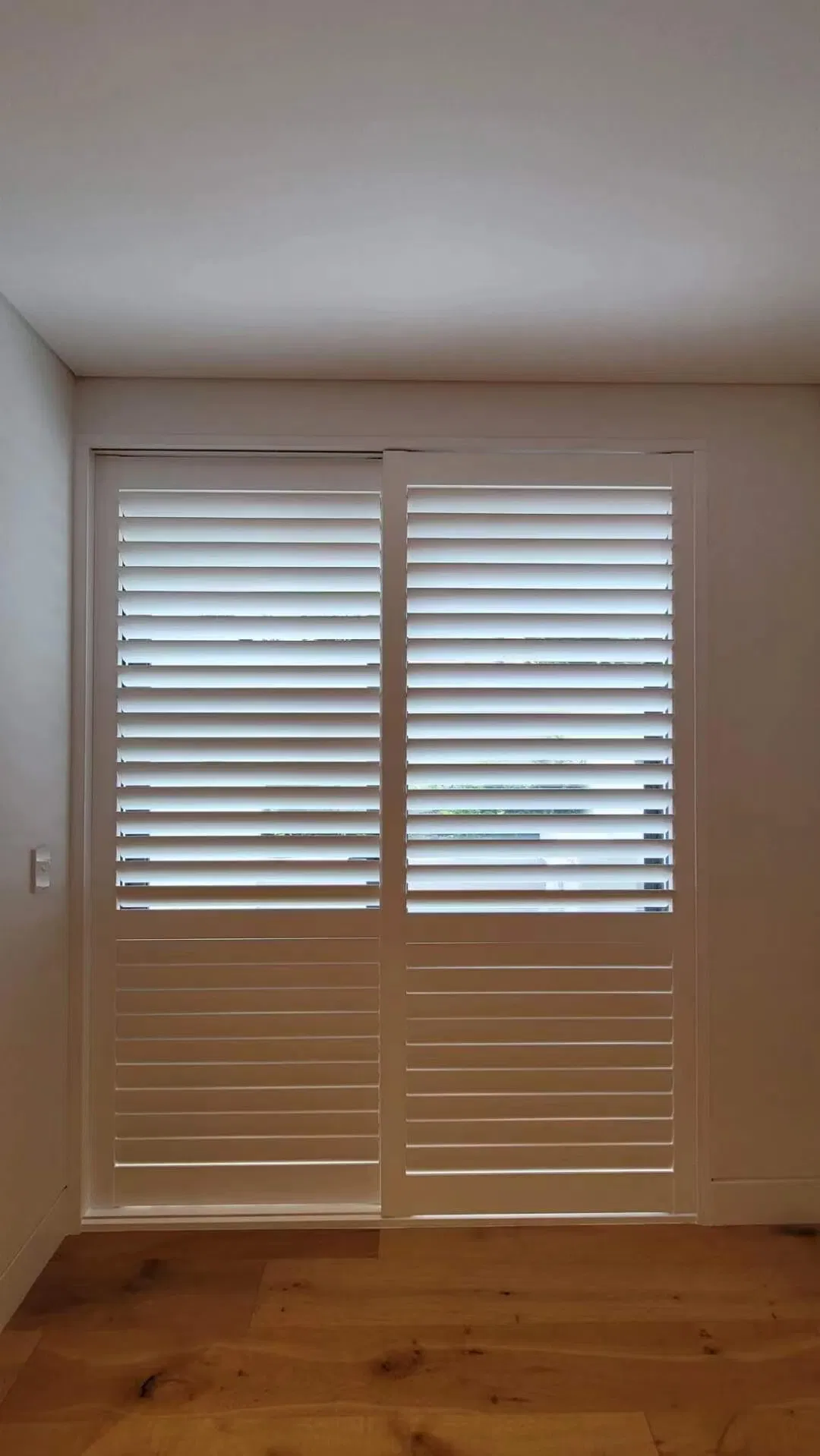 High Quality Wood Made Paulownia Basswood Window Louver Plantation Shutters for Bedroom