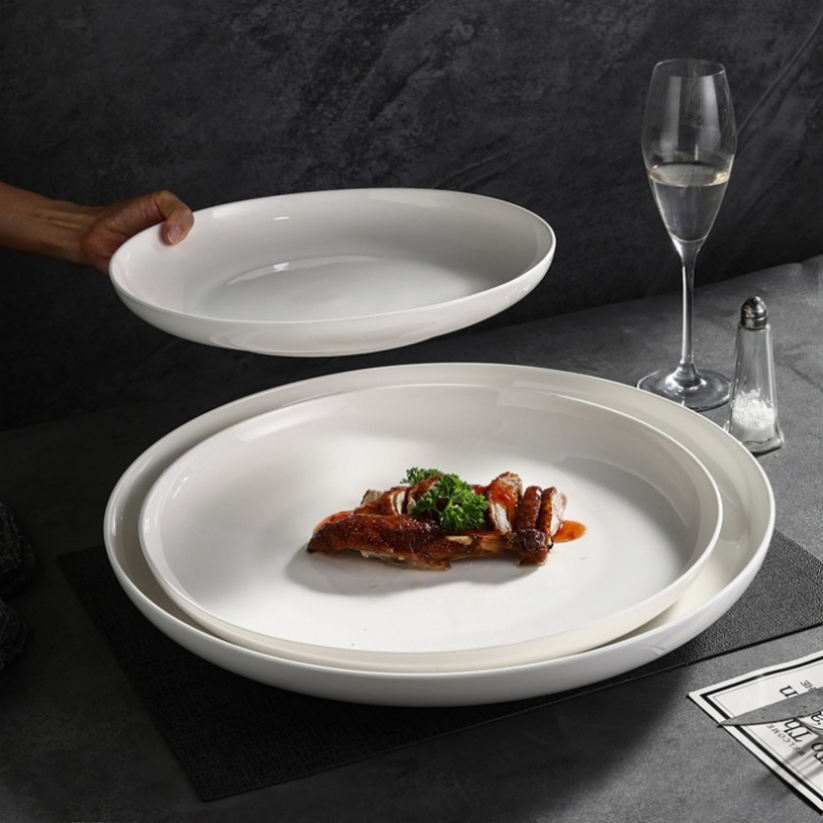 Набор керамической посуды с рельефным краем