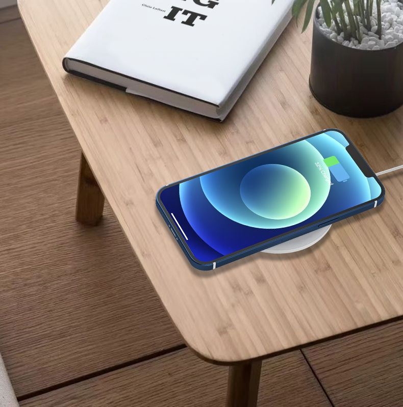 You Can Make Lots of Money ABS Universal Fast Wireless Charger Pad 5W 15W Pd Function 10W Output Power 5V/2A Input