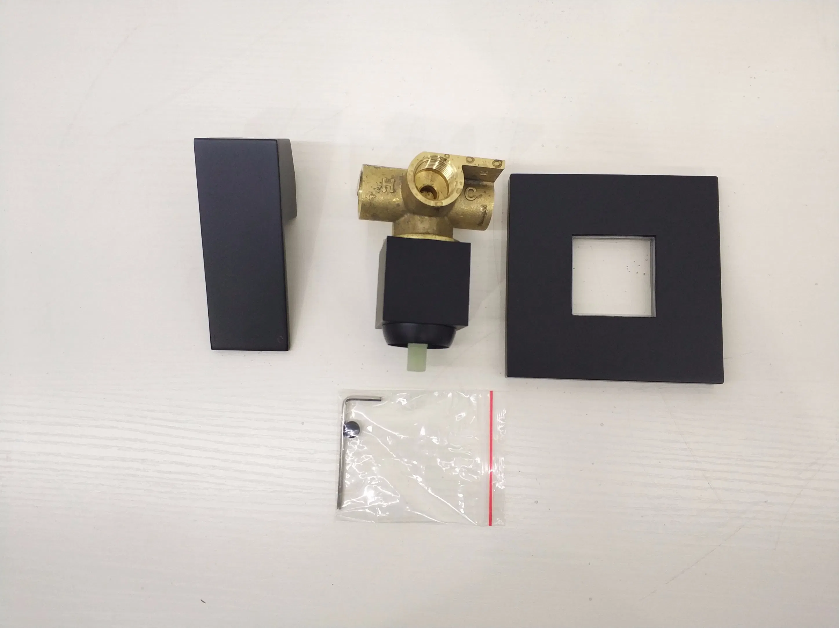 Смеситель для душа Matte Black с дождевой лейкой