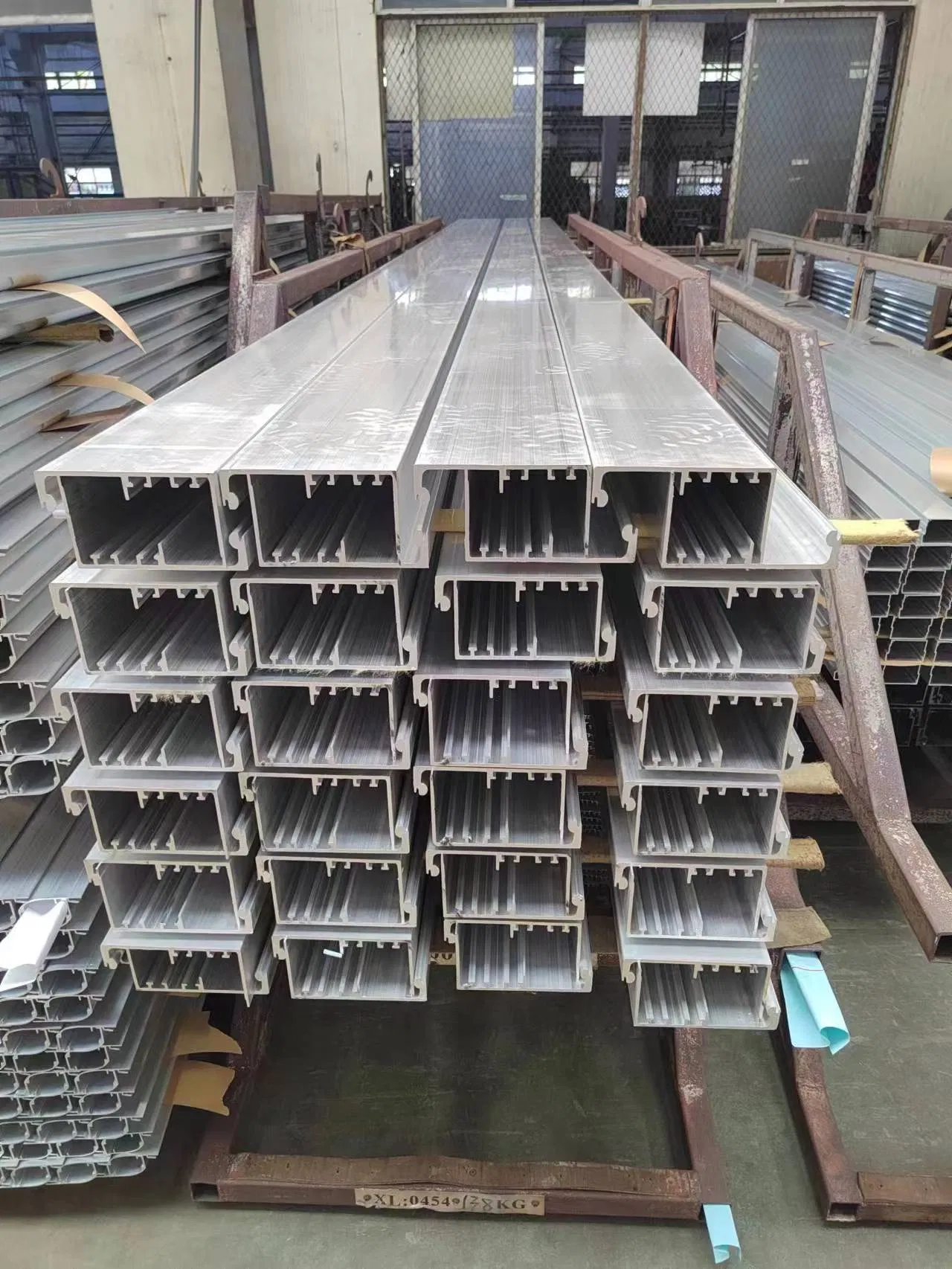 Aluminium Extruded Tubes 3003 /6063/6061