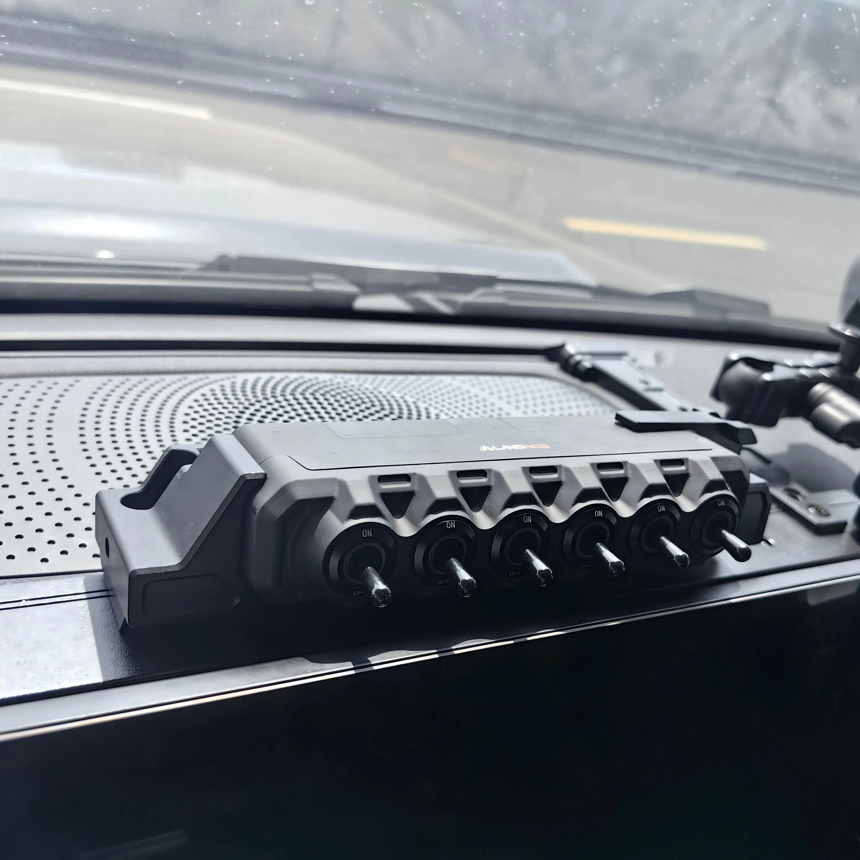 Универсальный 6-кнопочный переключатель для авто