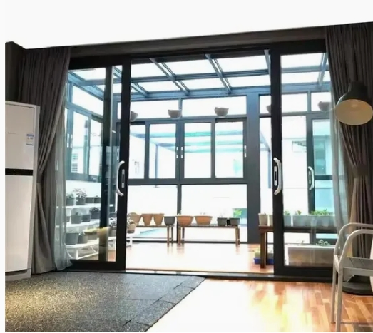 Point-Supported Glass Curtain Wall System