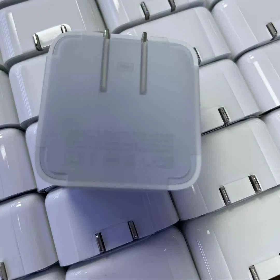 Быстрое зарядное устройство 35W PD для iPhone 13/14/15