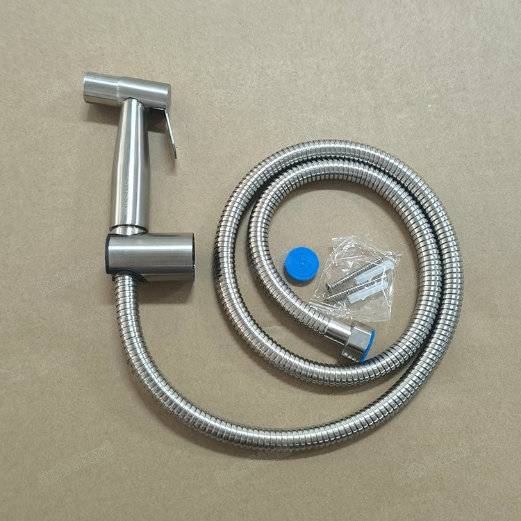 Портативный высоконапорный пистолет-распылитель для биде