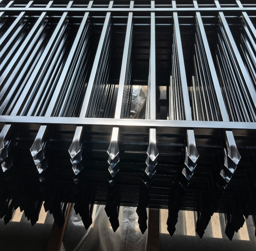 Factory Direct Decorative Wrought Iron Garden Fence Zinc Steel Fence