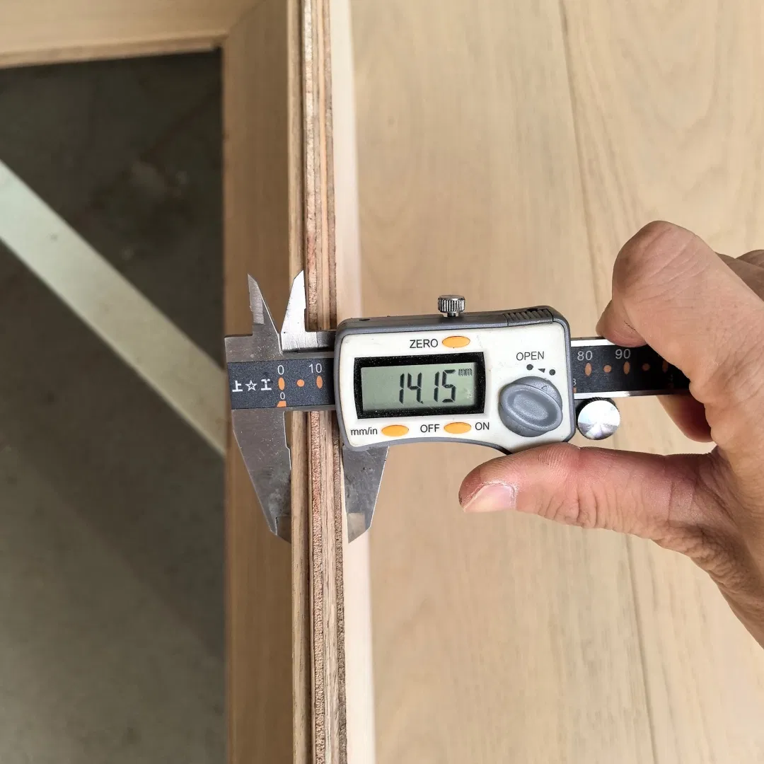 Eco-Friendly Engineered Flooring Wire Brushed UV Lacquered Coating European Oak Wood Flooring Chevron