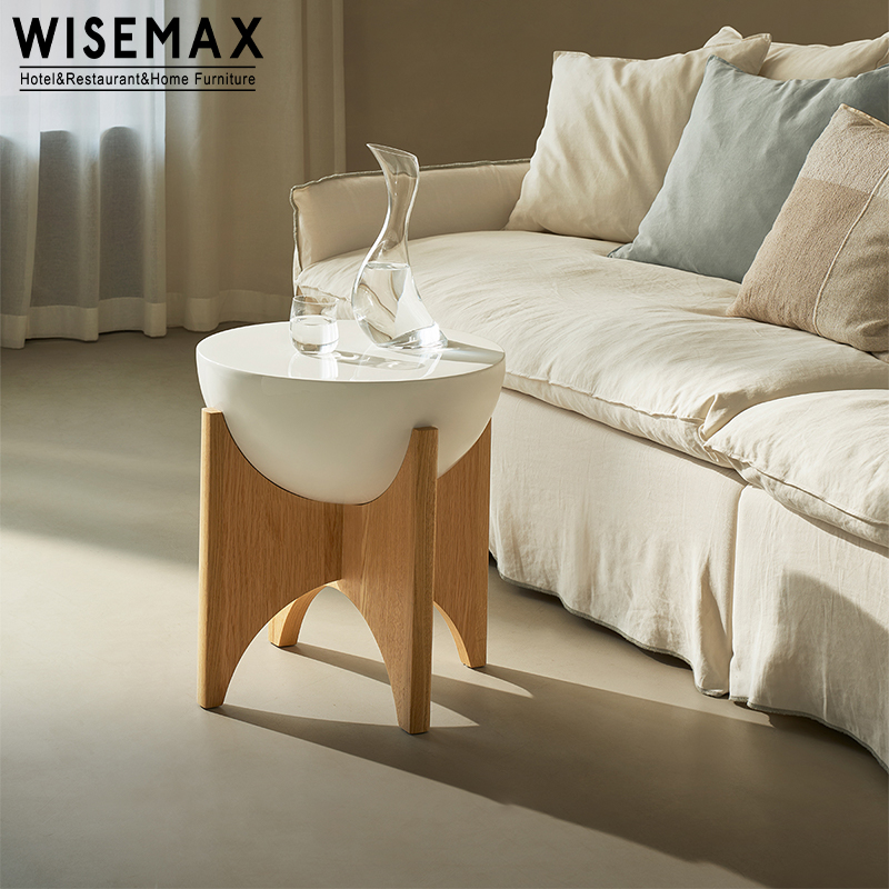 Журнальный столик деревянный для гостиной