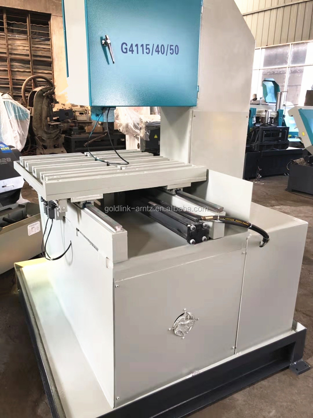 Ленточная пила по металлу вертикальная для листового металла