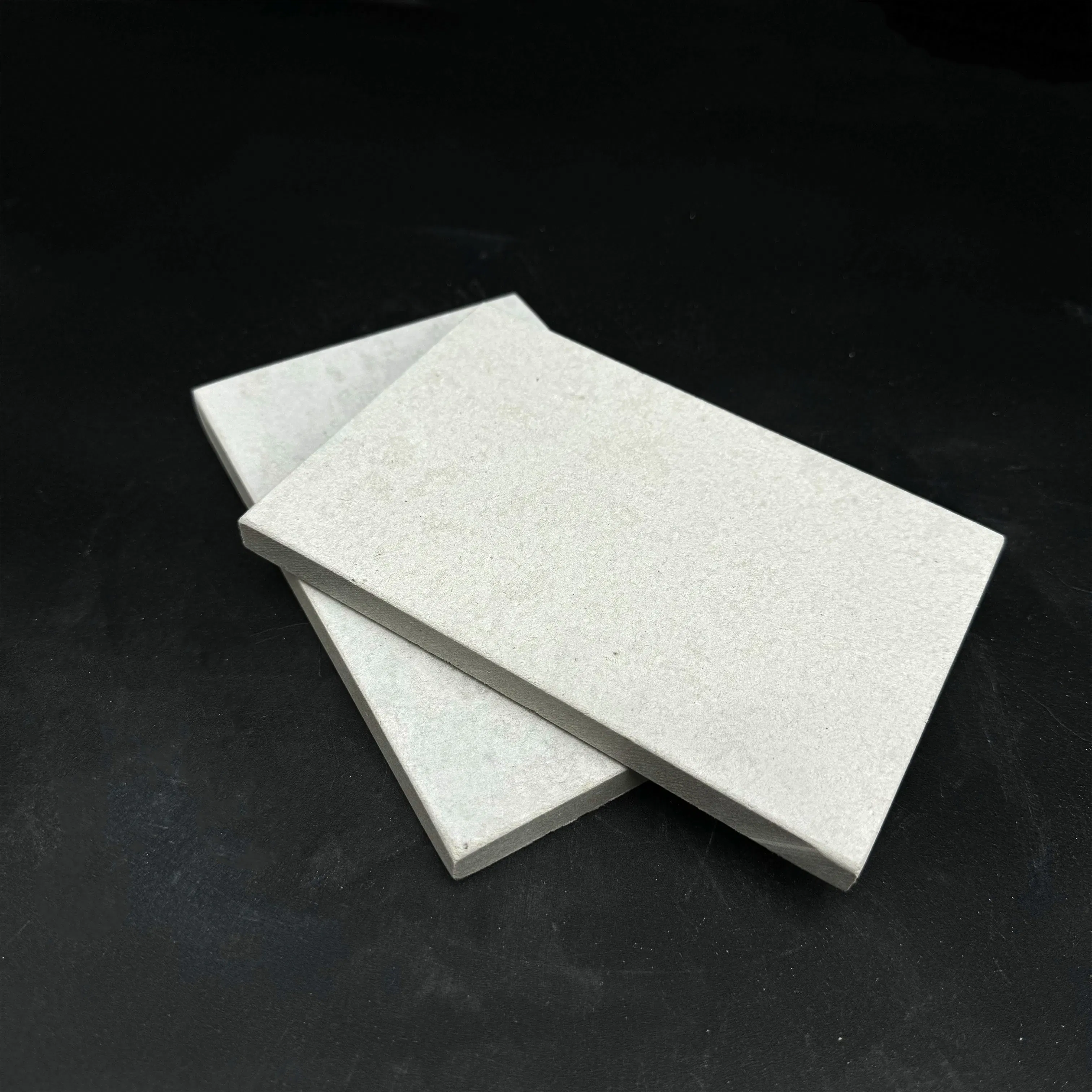 Non Asbestos Fire Resistant Thin Calcium Silicate Board for Ceiling Systems with Light Weight Design