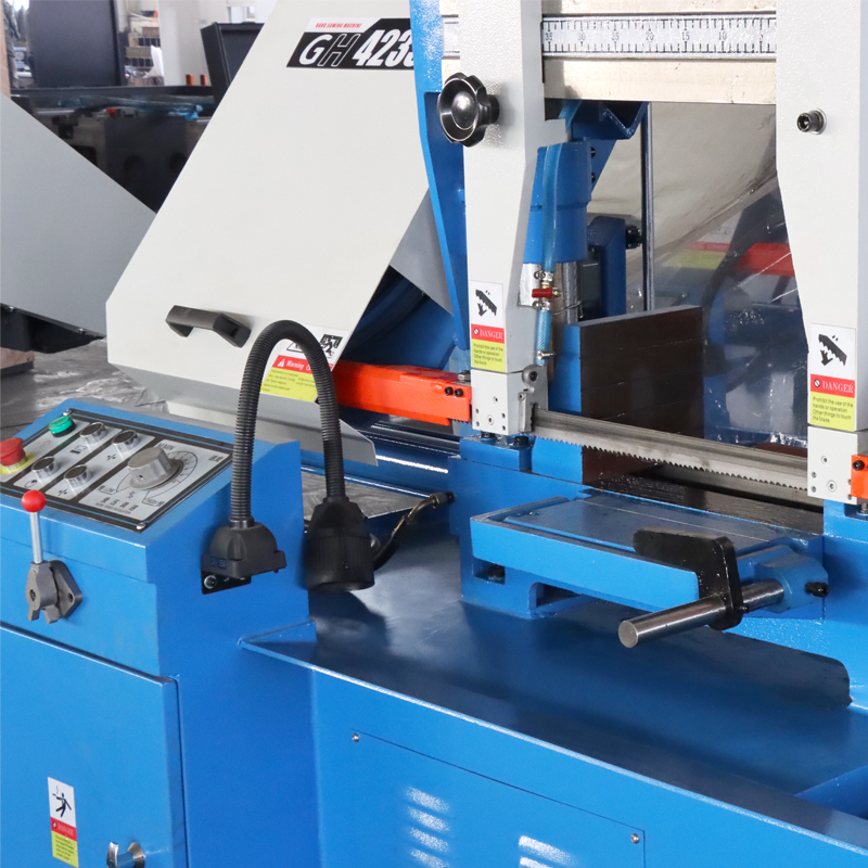 Ленточная пила по металлу горизонтальная автоматическая GH-4235